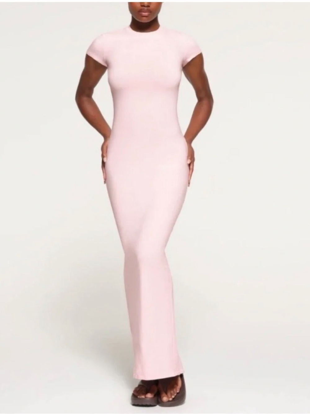 SKIMS Classic Crewneck Short-Sleeve Women's Slip dress - Light Pink